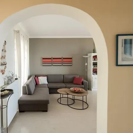 Apartment Apolafste *